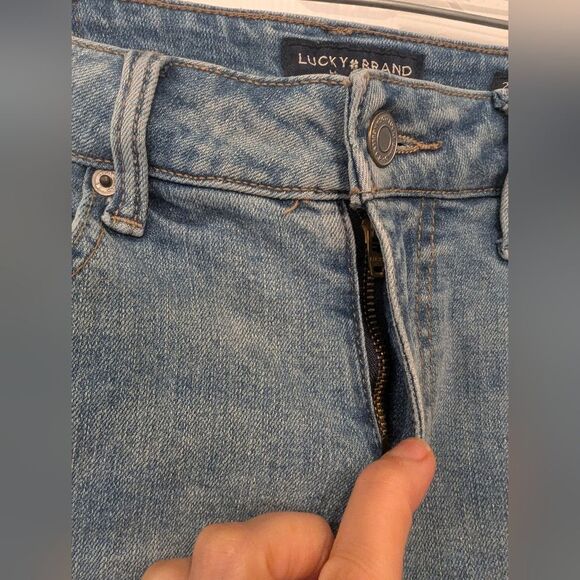 Lucky Brand Distressed Denim Shorts Sz 2 Light Wash Cutoff Festival The Roll up - Picture 5 of 10